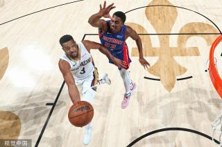 烈的背景下 烈的背景下