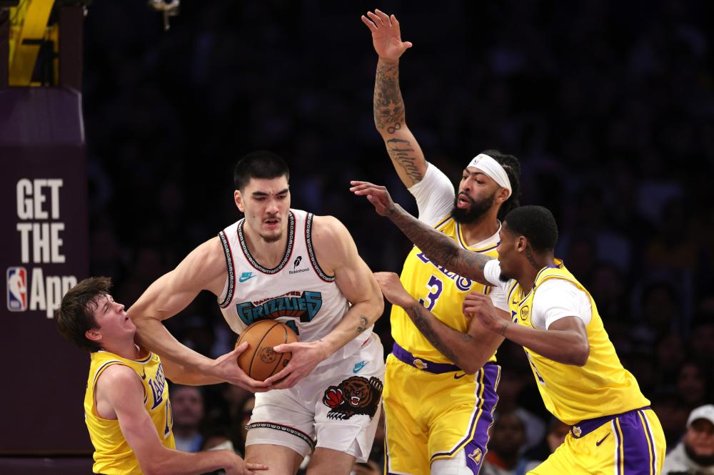 方后防线的 方后防线的